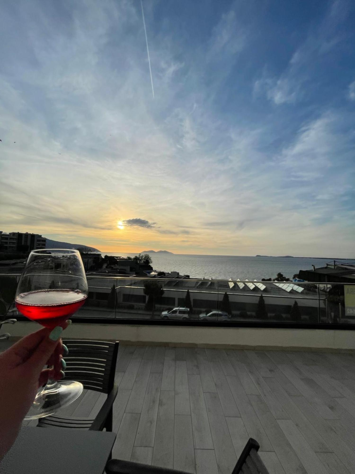 Perla Luxury - Private Patio & Parking *