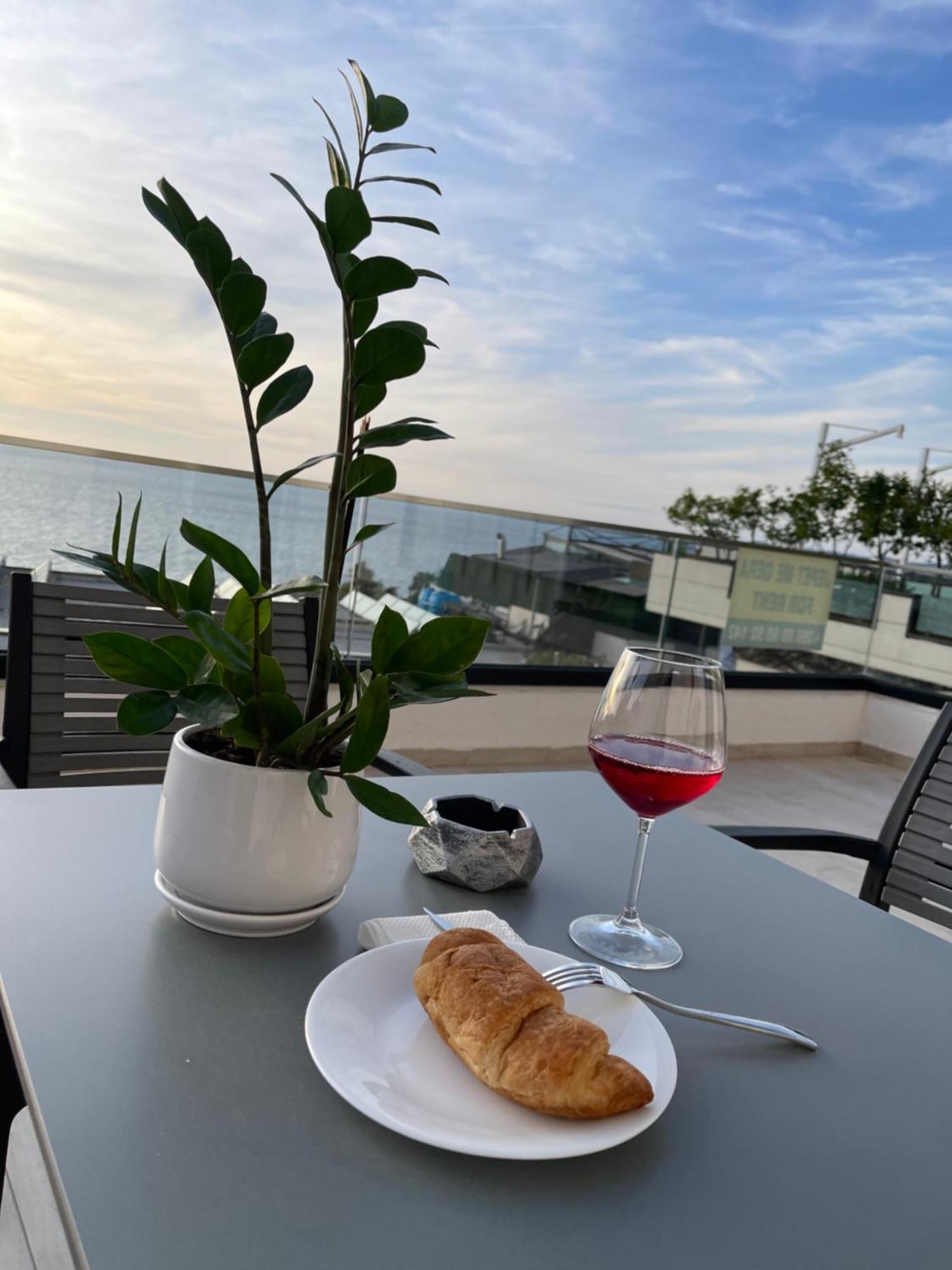 Perla Luxury - Private Patio & Parking 公寓