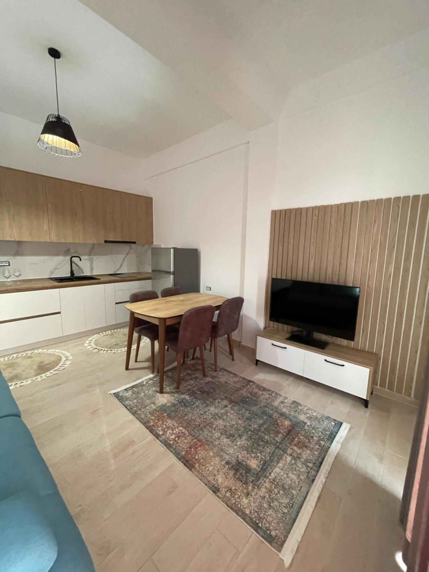 Perla Luxury - Private Patio & Parking